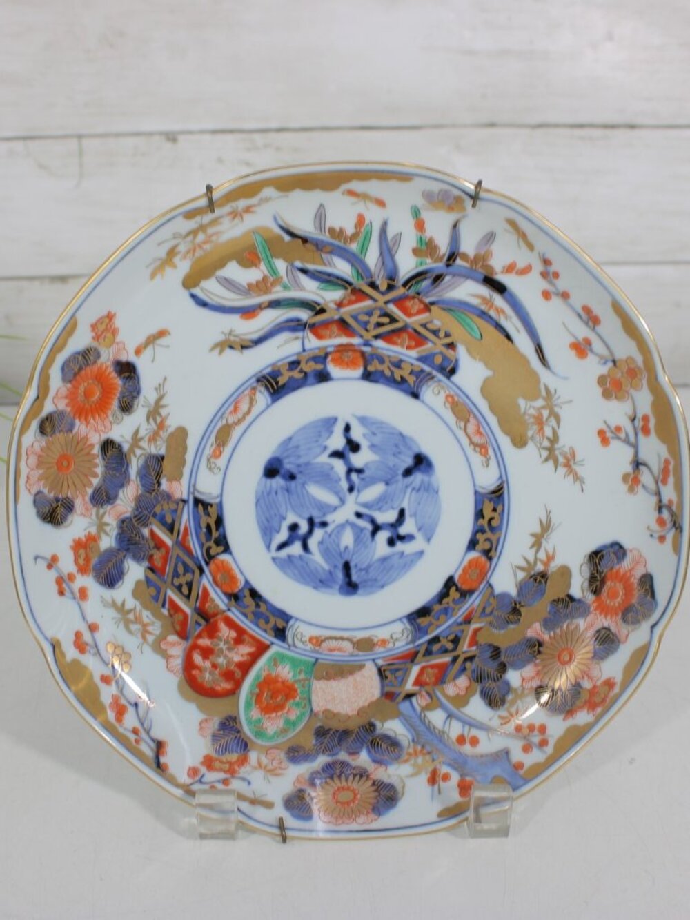 Vintage Japanese Imari Plate Scalloped Edge 8" Ryuho Kiln Mounted on Hanger
